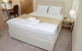 Stella Apartments